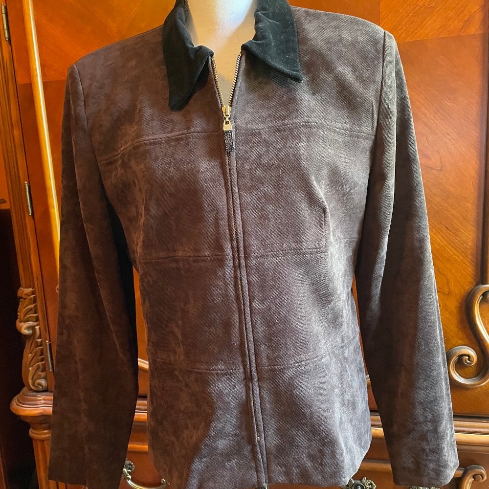 "Jessica Howard" Skirt Suit, Size 14; fits like a 12. - Picture 1 of 7